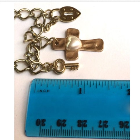 Antique Gold Pearl Cross Charm Bracelet Lock Key - Picture 8 of 8